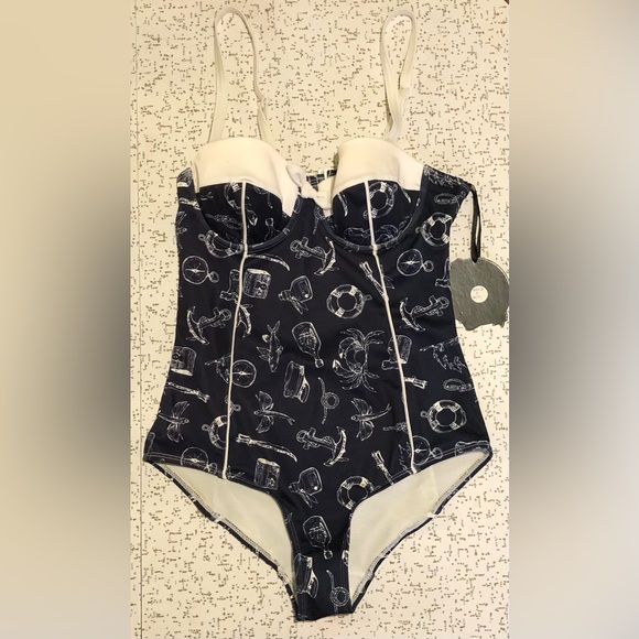 Hell Bunny Vintage Inspired bathing suit - Picture 3 of 12